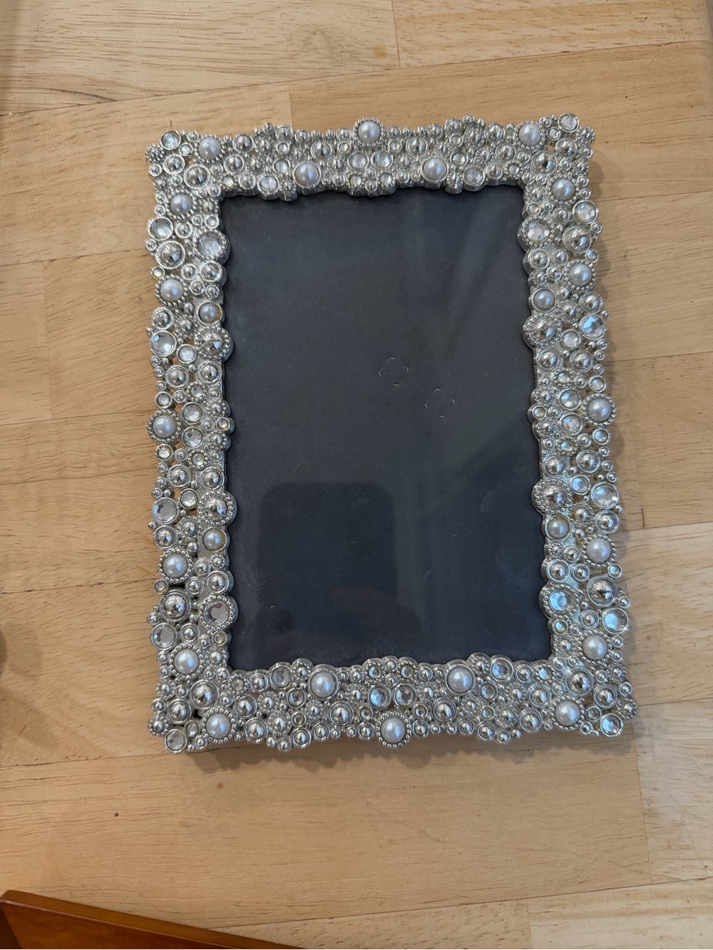 Elegant Silver Pearl Accent Photo Frame - Home Accents